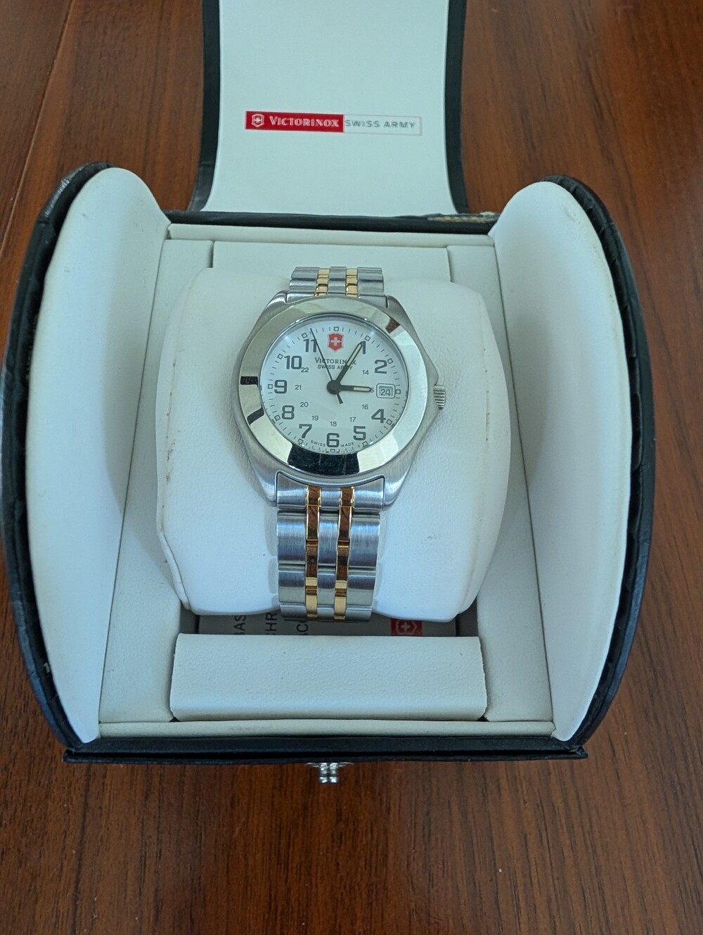 Victorinox Swiss Army Two Tone Stainless Steel Watch Silver/Gold Needs Battery